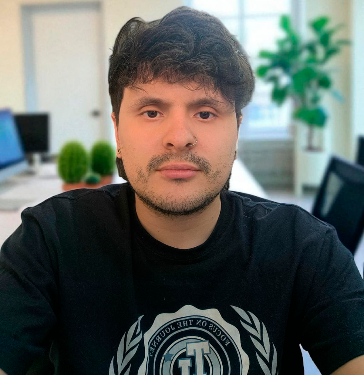Sebastian subdirector de desarrollo de video